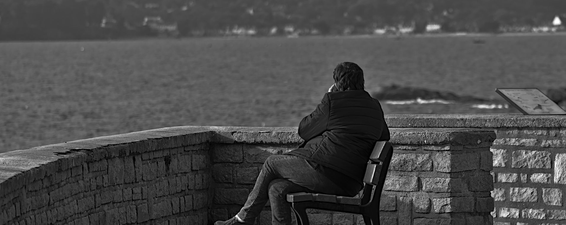 How to Recruit Candidates with Passive Interest