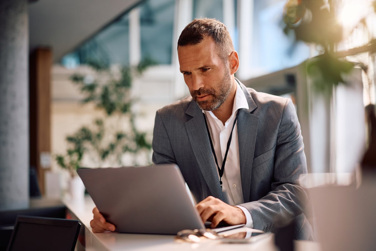 To counter AI cheating, companies bring back in-person job interviews